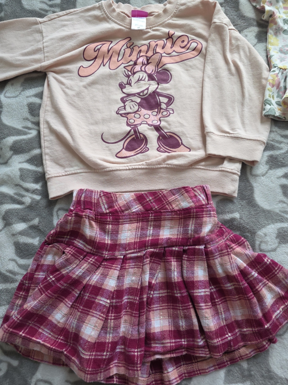 Disney Pink Minnie Graphic Tee with Berry Outline